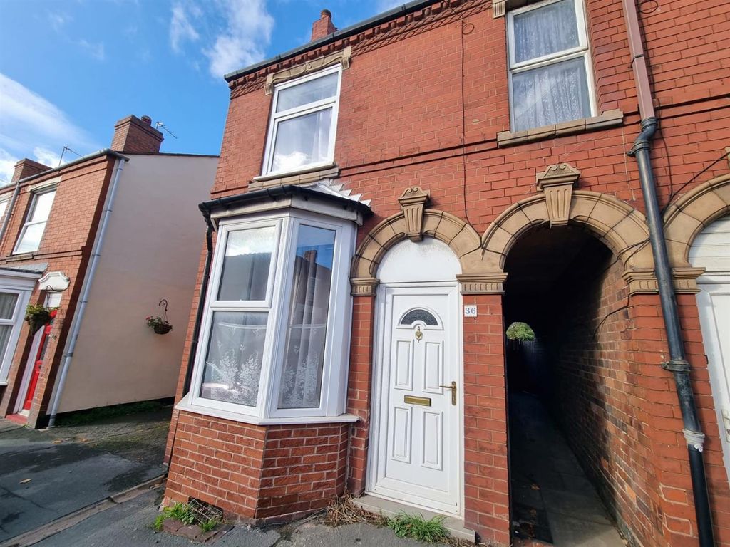 4 bed end terrace house for sale in Pedmore Road, Lye, Stourbridge DY9