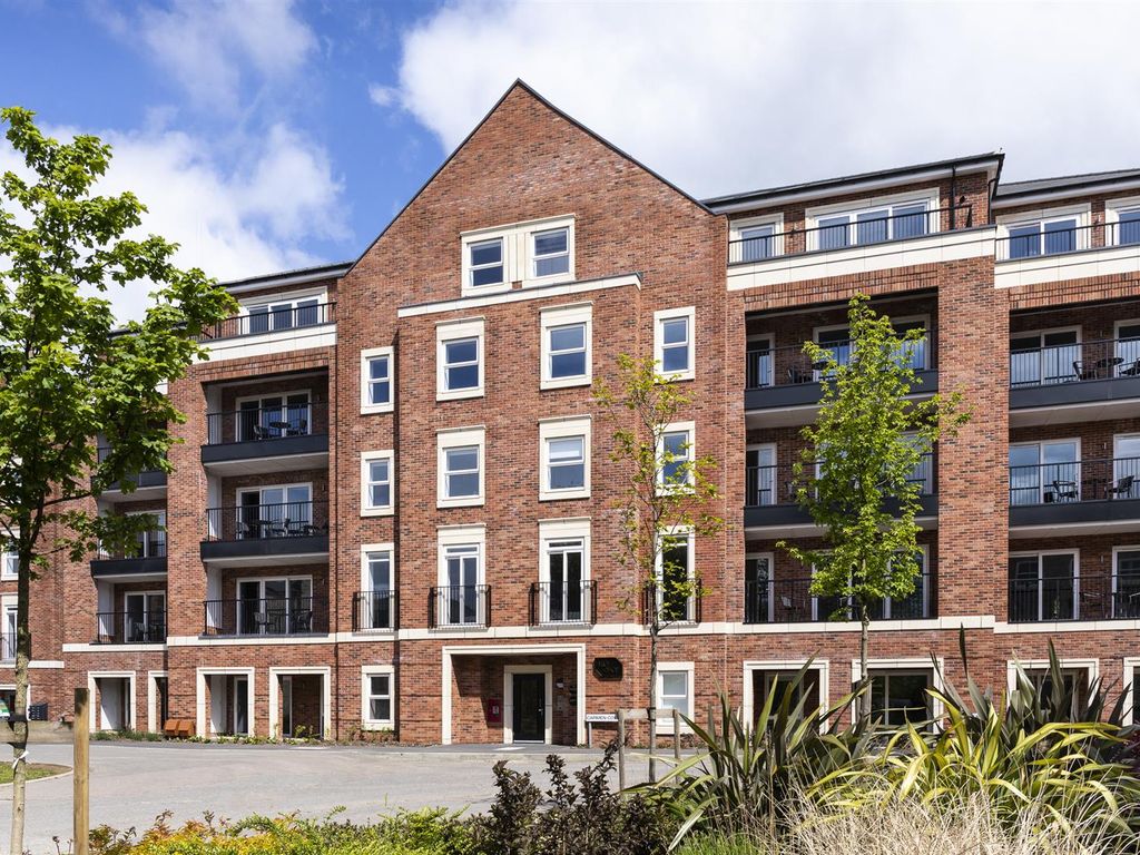 New home, 2 bed flat for sale in Carmen Court, Whetstone, London N20, £