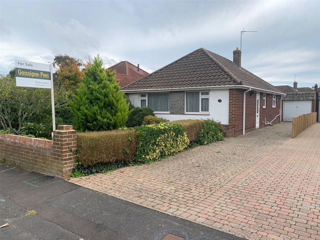 3 bed bungalow for sale in Selangor Avenue, Emsworth, Hampshire PO10, £