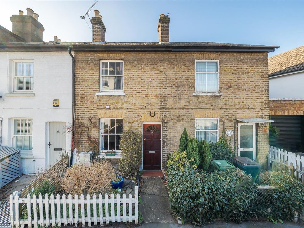 2 bed terraced house for sale in Sheaths Cottages, Ferry Road, Thames