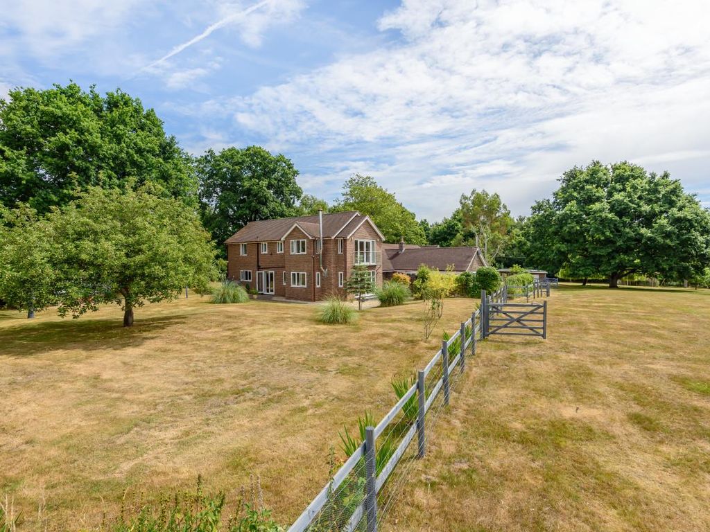 6 bed detached house for sale in Winchester Road, Ampfield, Romsey SO51