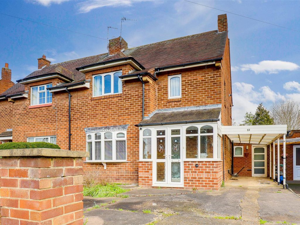 3 bed semidetached house for sale in Ridgeway Close, West Bridgford