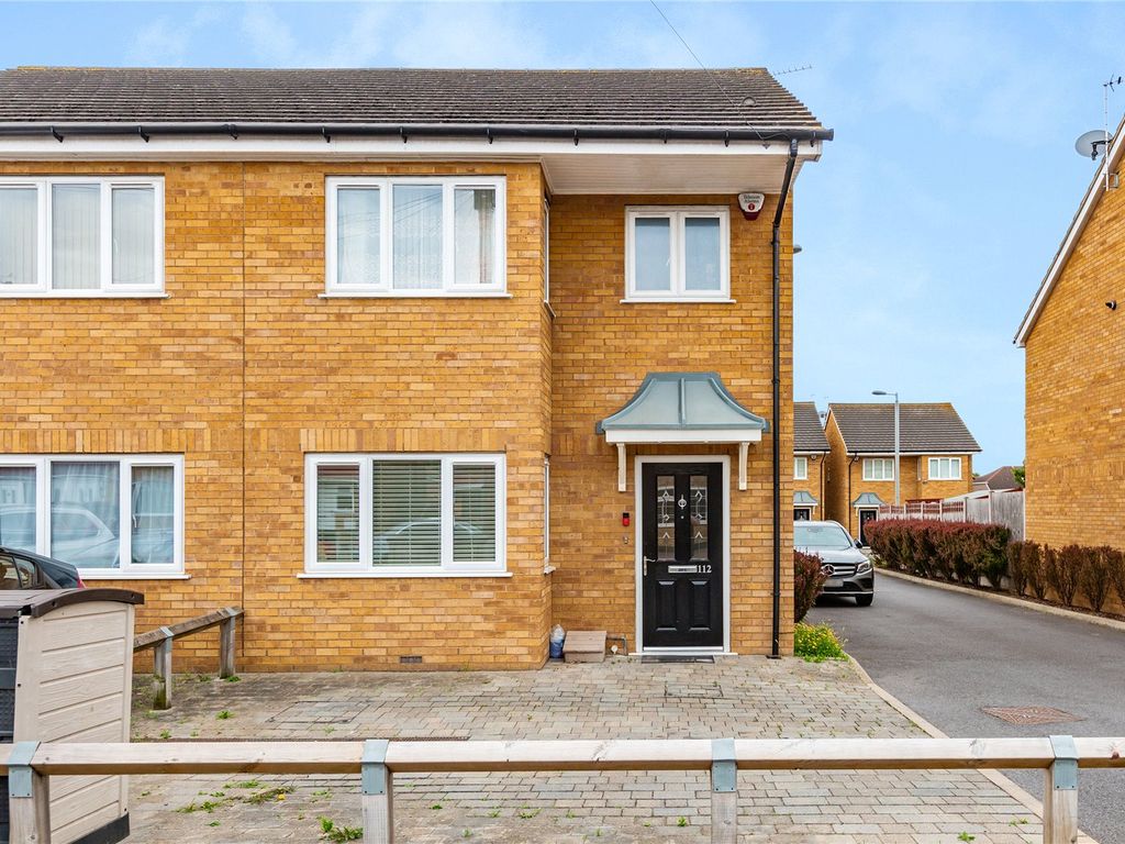 3 bed semidetached house for sale in Nelson Road, Rainham RM13, £