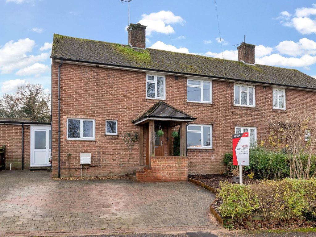 3 bed semidetached house for sale in Rectory Close, Pulborough, West