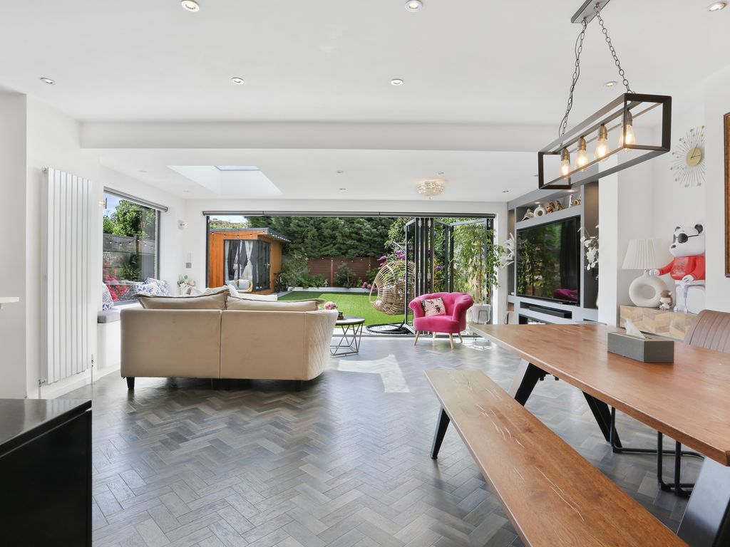 4 bed bungalow for sale in Benfleet Close, Sutton SM1, £775,000 Zoopla