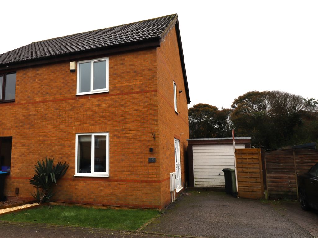2 bed semidetached house to rent in Combe Martin, Furzton, Milton