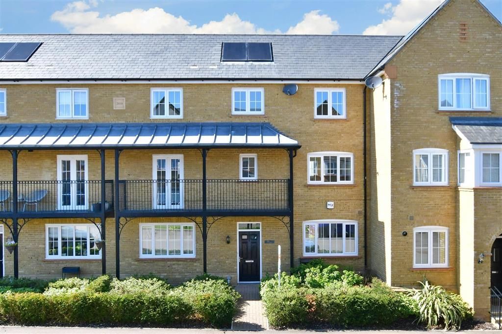 4 bed town house for sale in Chapelfield Way, Allington, Maidstone