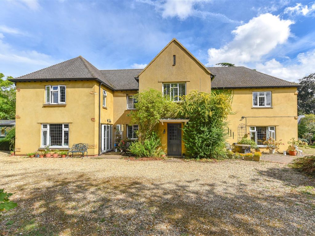 5 bed detached house for sale in Church Walk, Great Billing