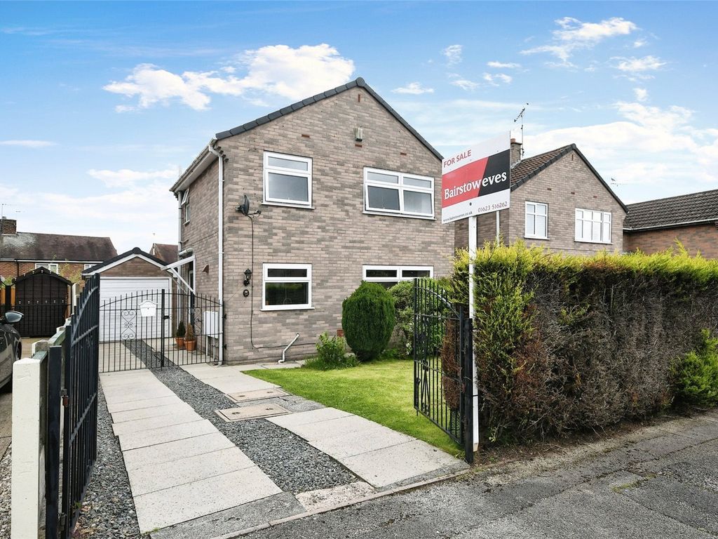 3 bed detached house for sale in Kenilworth Avenue, SuttonInAshfield