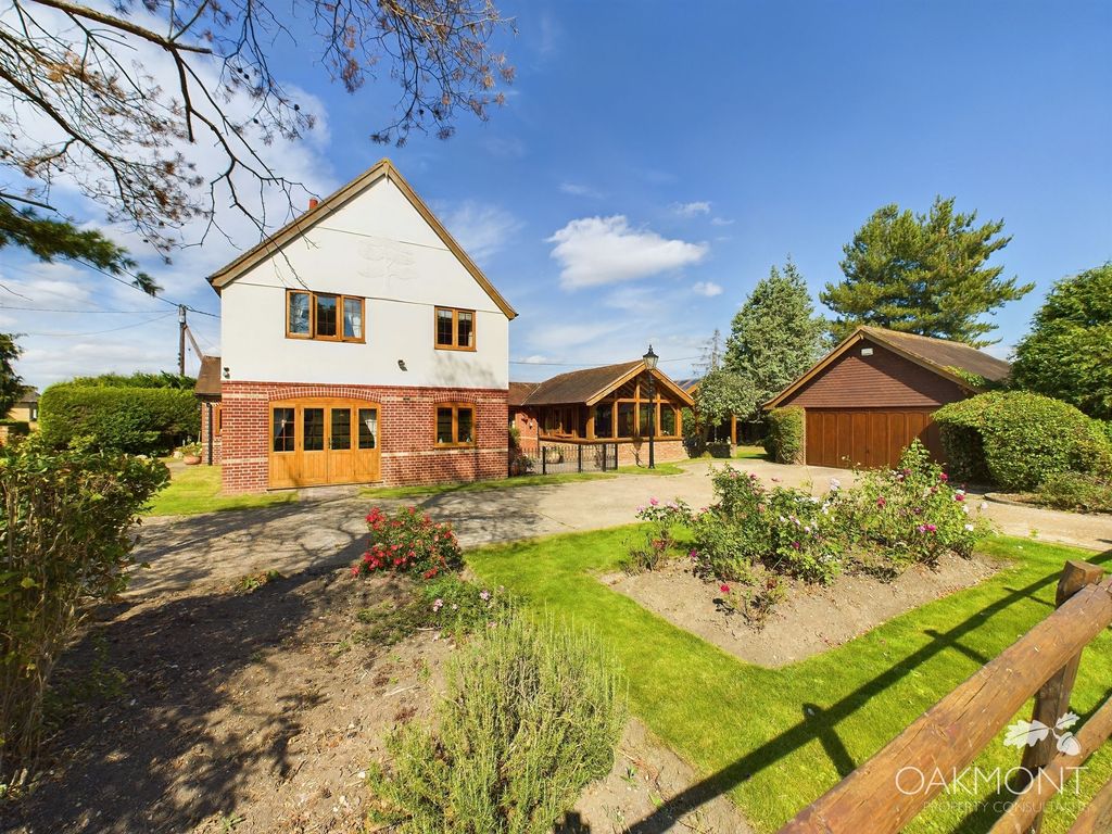 5 bed detached house for sale in Chelmsford Road, Purleigh, Chelmsford
