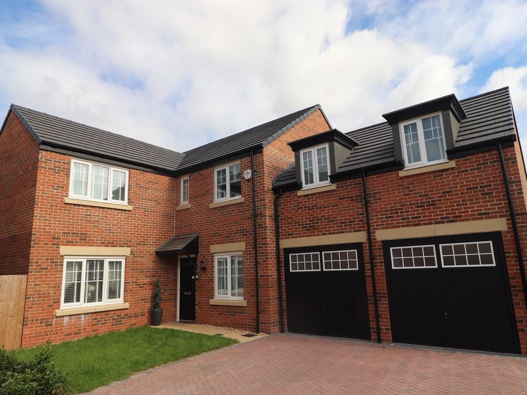 5 bed detached house for sale in Sandalwood Drive, Off Dalston Road