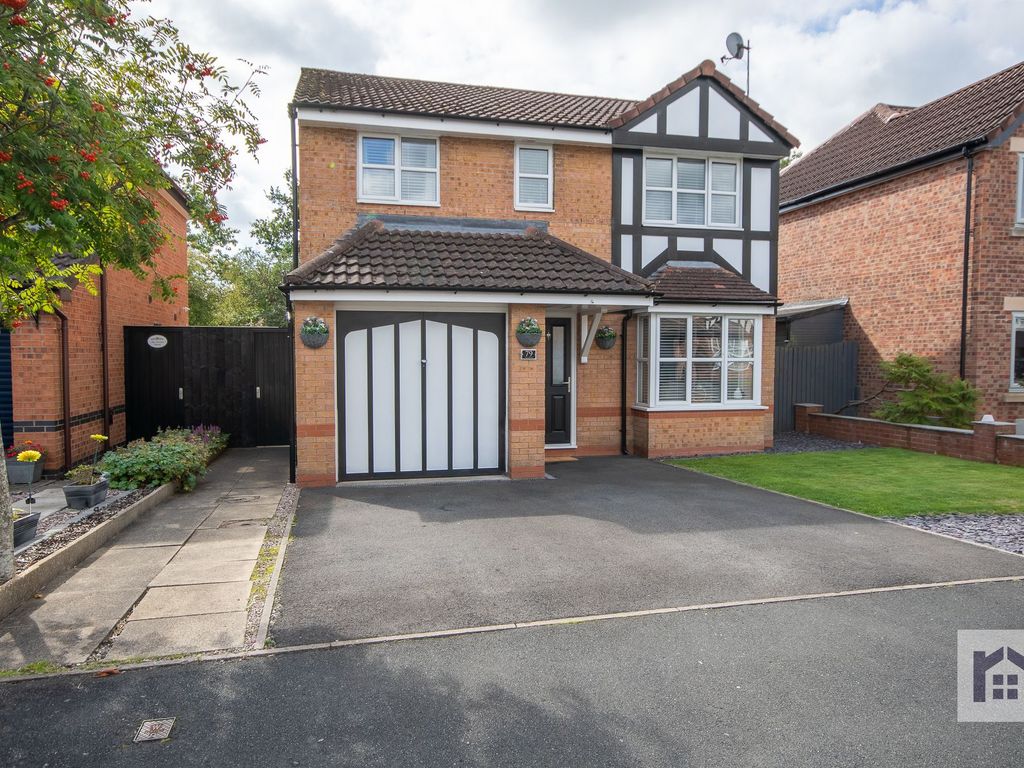 4 bed detached house for sale in Hedgerows Road, Leyland PR26, £285,000