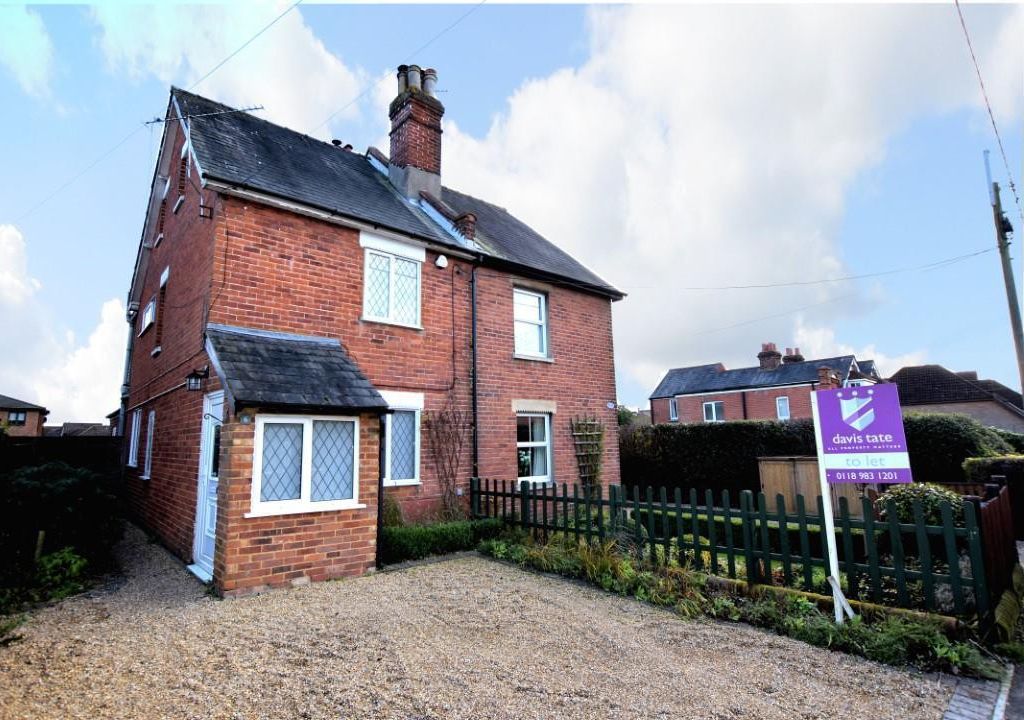 3 bed semidetached house to rent in 6 Windmill Road, Mortimer Common