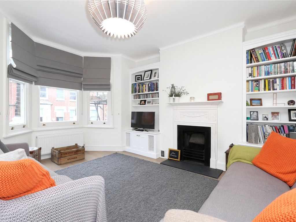 3 bed flat to rent in Calabria Road, Highbury, Islington, London N5, £
