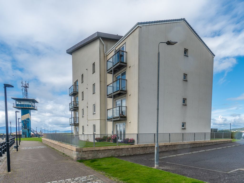 2 bed flat for sale in Mariners View, Ardrossan KA22, £115,000 Zoopla