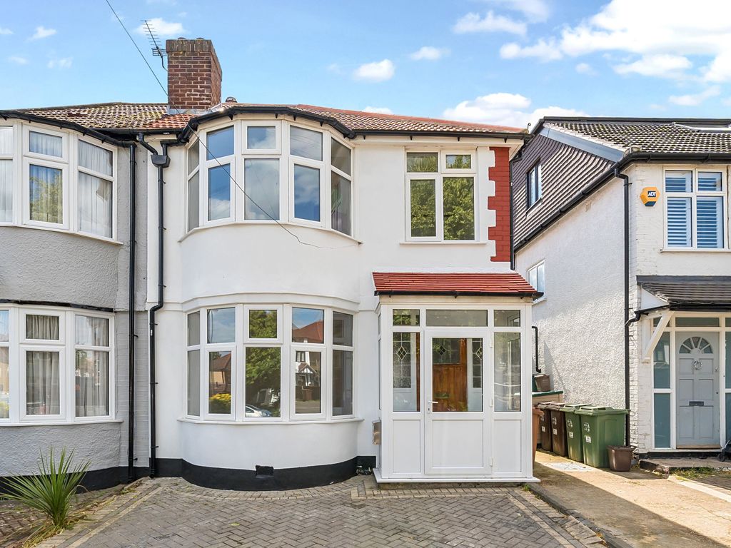 3 bed semidetached house for sale in Marlow Drive, Cheam, Sutton SM3