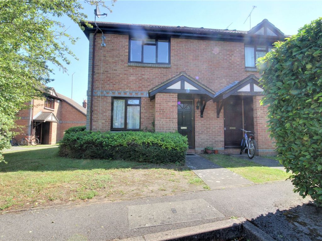1 bed terraced house to rent in Granby Court, Reading, Berkshire RG1, £900 pcm Zoopla