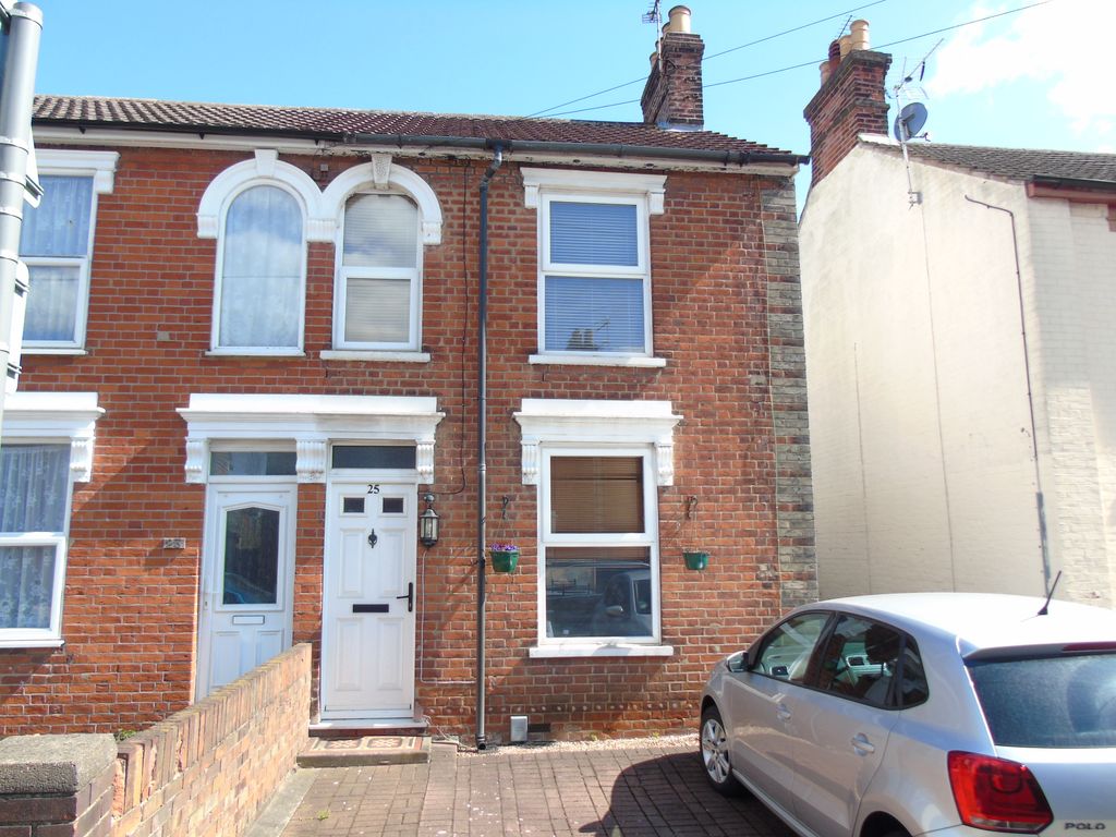 2 bed semidetached house to rent in Tomline Road, Ipswich IP3, £950 pcm Zoopla