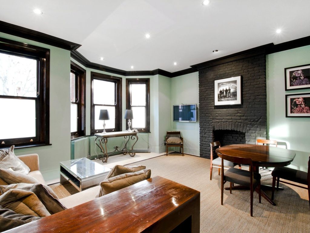 Elgin Avenue, Little Venice, London W9  