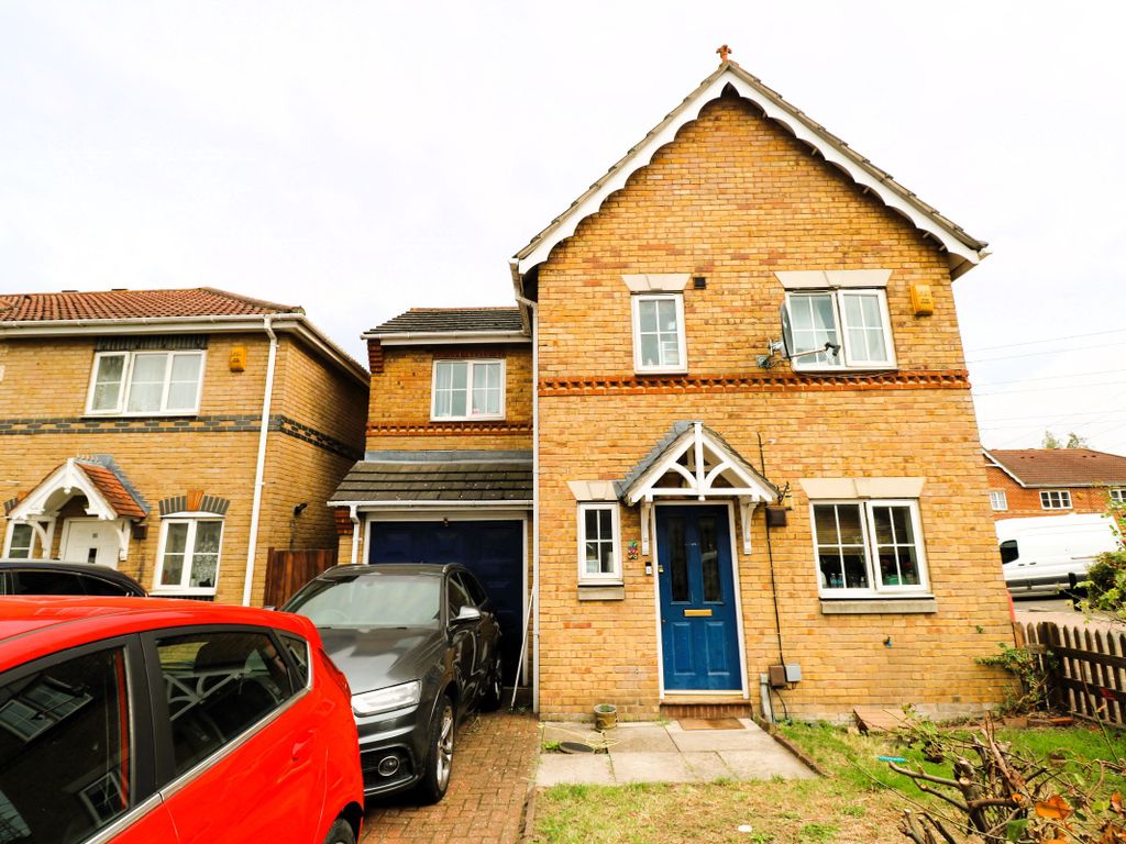 3 bed detached house for sale in Keel Close, Barking IG11, £495,000