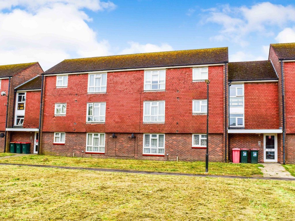 1 bed flat to rent in Comper Close, Crawley RH11, £950 pcm Zoopla