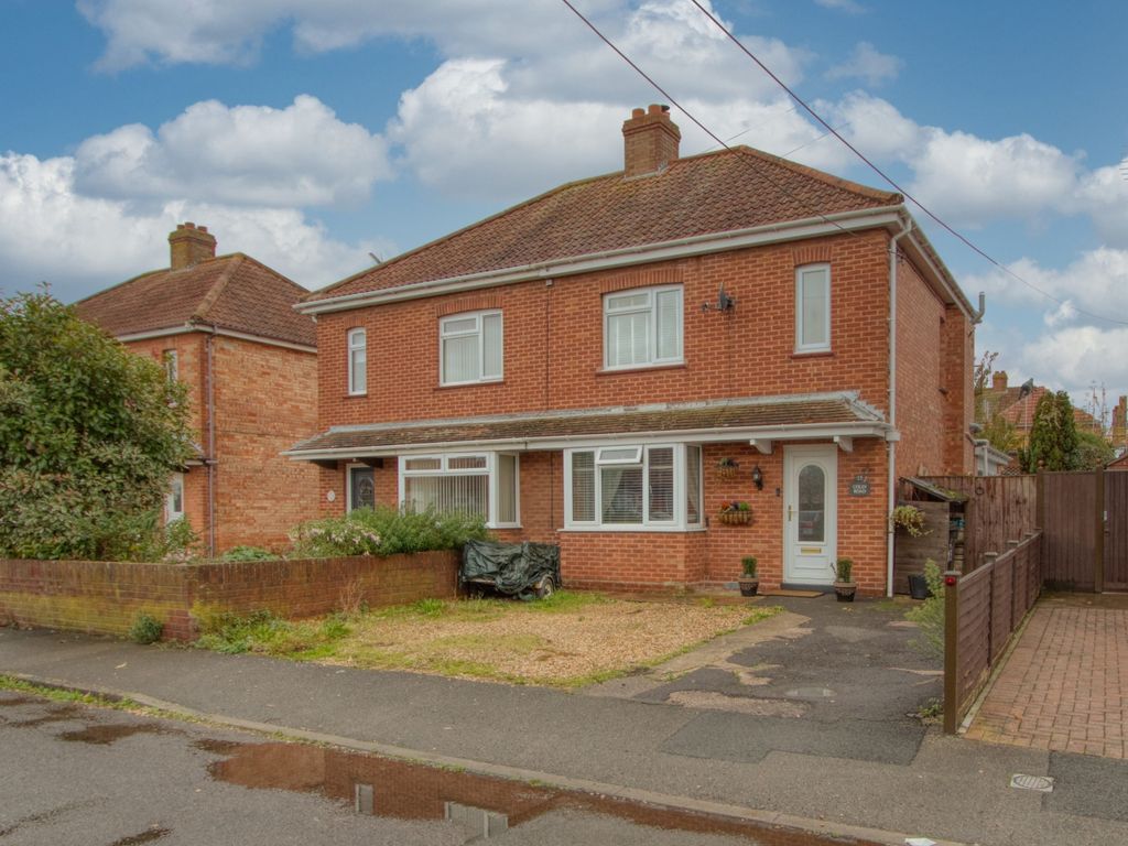 Semidetached house for sale in Colin Road, Taunton TA2, £300,000 Zoopla