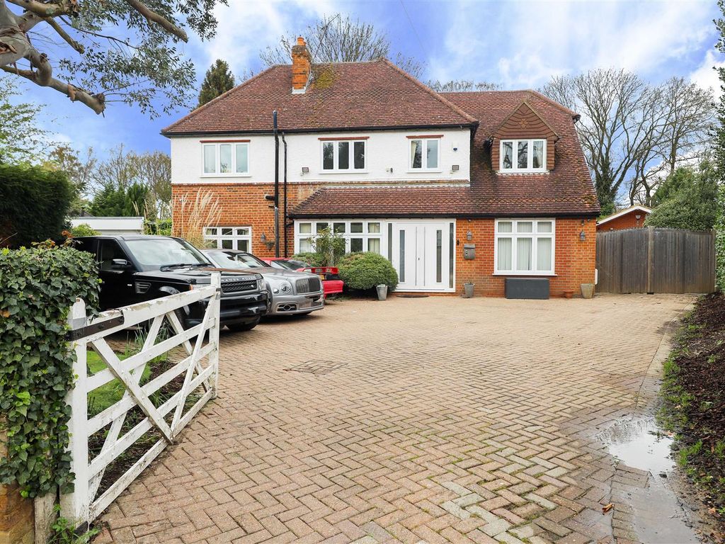 6 bed detached house for sale in Hercies Road, North Hillingdon UB10, £1,400,000 Zoopla
