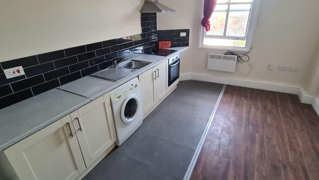 1 bed flat to rent in Dewsbury Road, Beeston, Leeds LS11 Zoopla
