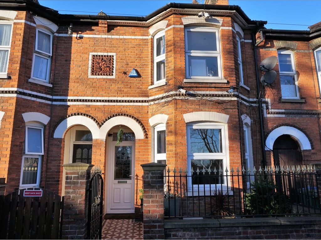 3 bed property to rent in Grosvenor Road, Aldershot GU11, £1,500 pcm