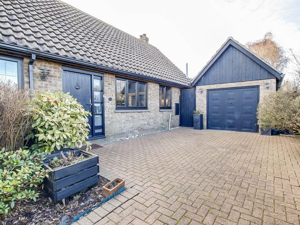 3 bed detached bungalow for sale in Wrabness Road, Ramsey, Harwich CO12