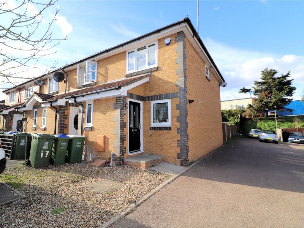 2 bed end terrace house for sale in Dabbling Close, Slade Green, Kent