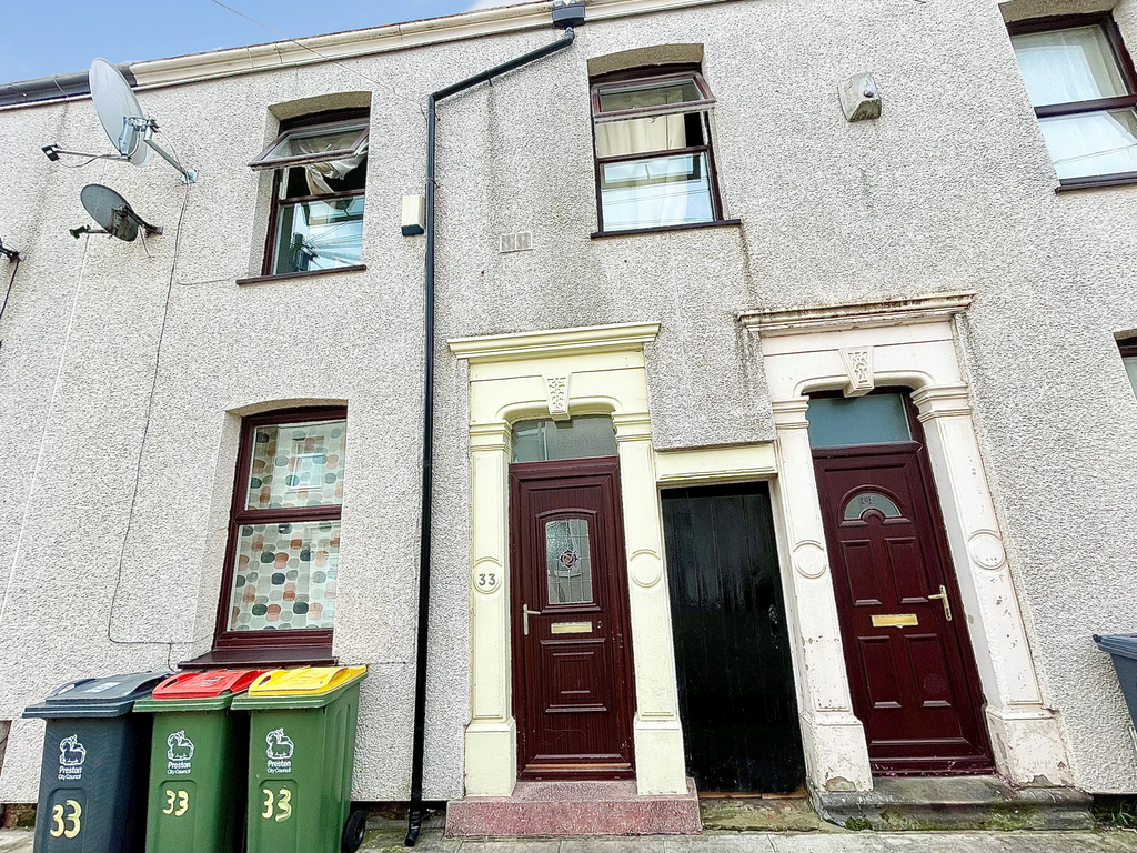 3 bed terraced house for sale in Salisbury Street, Preston PR1, £