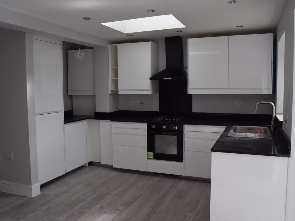 4 bed detached house to rent in Sedgewick Avenue, Hillingdon, Uxbridge