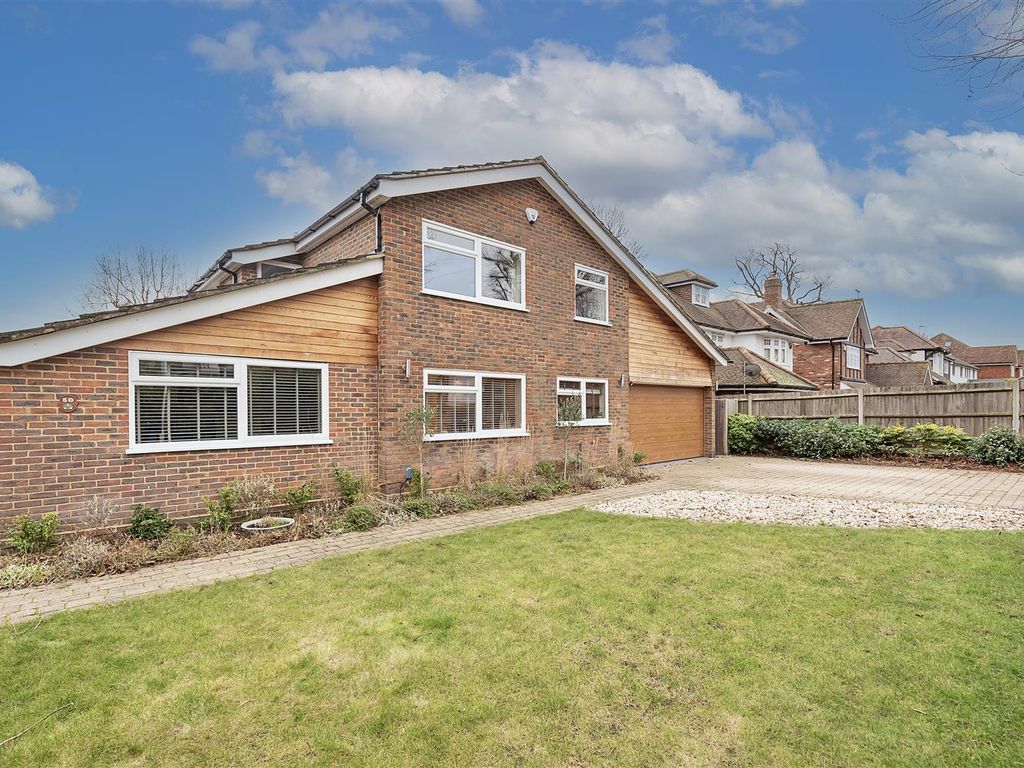 5 bed detached house for sale in Roundwood Park, Harpenden AL5, £