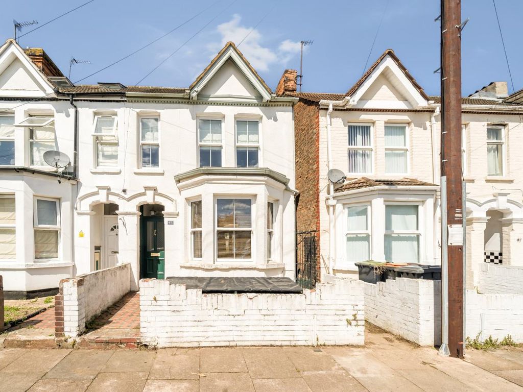 3 bed property for sale in Preston Road, Bedford MK40, £265,000 Zoopla