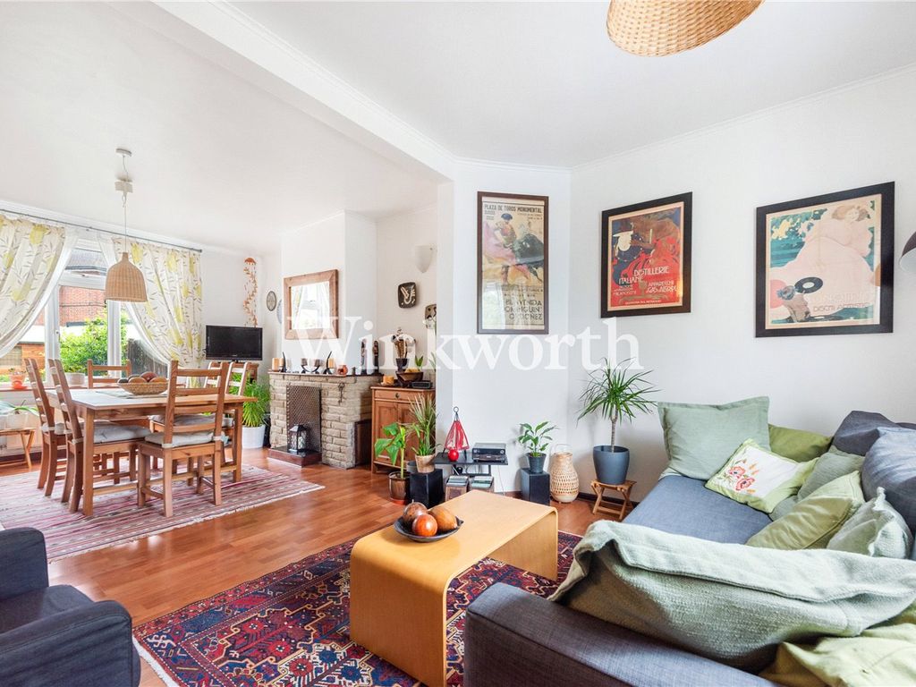 2 bed terraced house for sale in The Roundway, London N17, £500,000