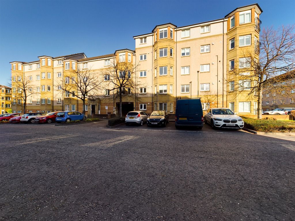 2 bed flat to rent in Easter Dalry Drive, Dalry, Edinburgh EH11, £1,200