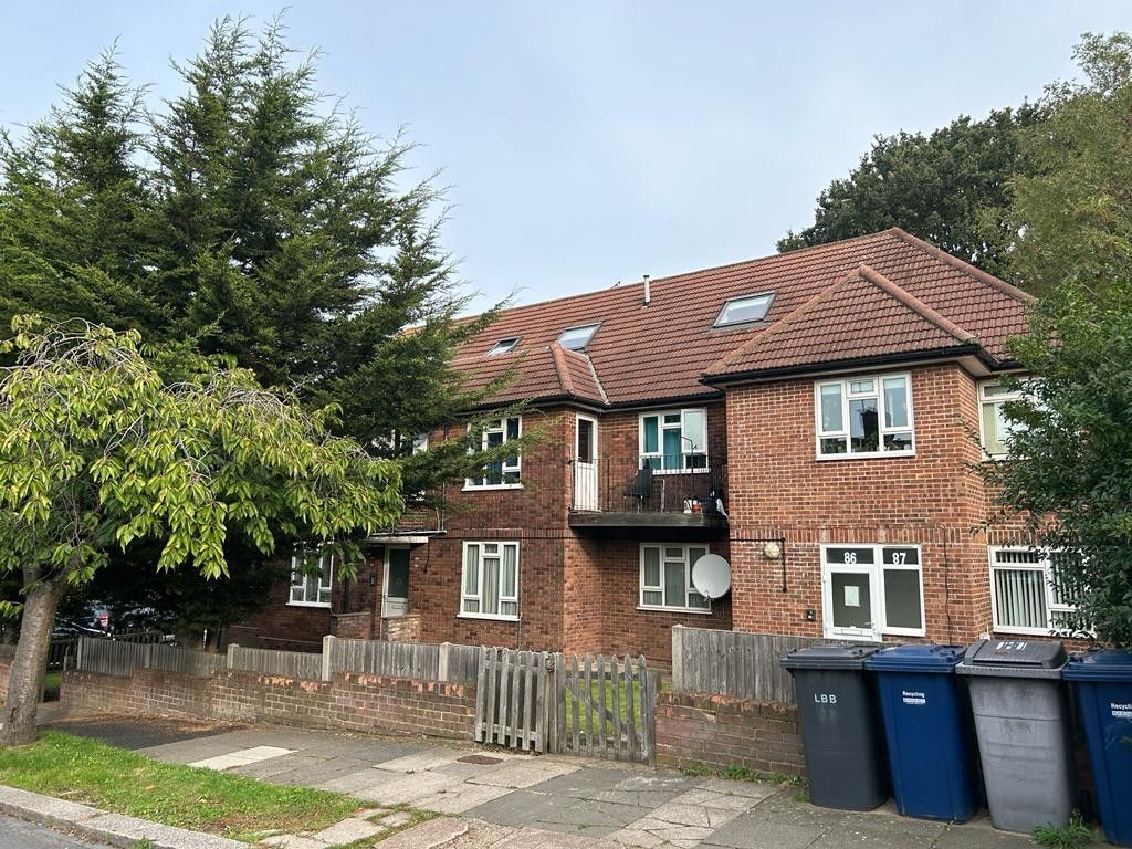 13 bed property for sale in 81/87 Edgeworth Close, Hendon, London NW4