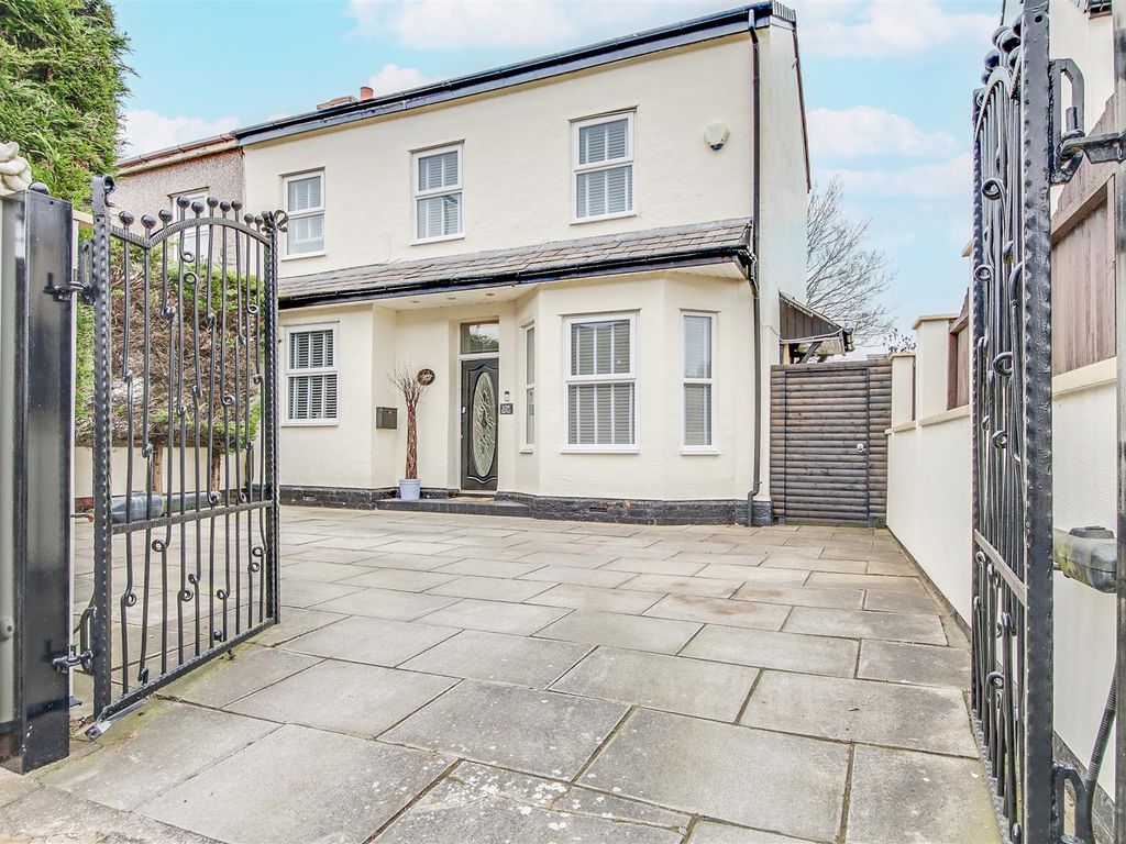 3 bed semidetached house for sale in Upper Aughton Road, Birkdale