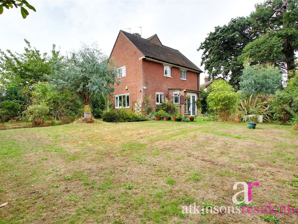 3 bed end terrace house for sale in Hedge Hill, Enfield, Middlesex EN2