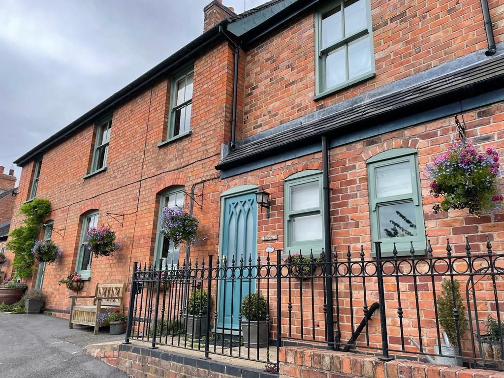 4 bed detached house for sale in Hollow Road, BreedonOnTheHill