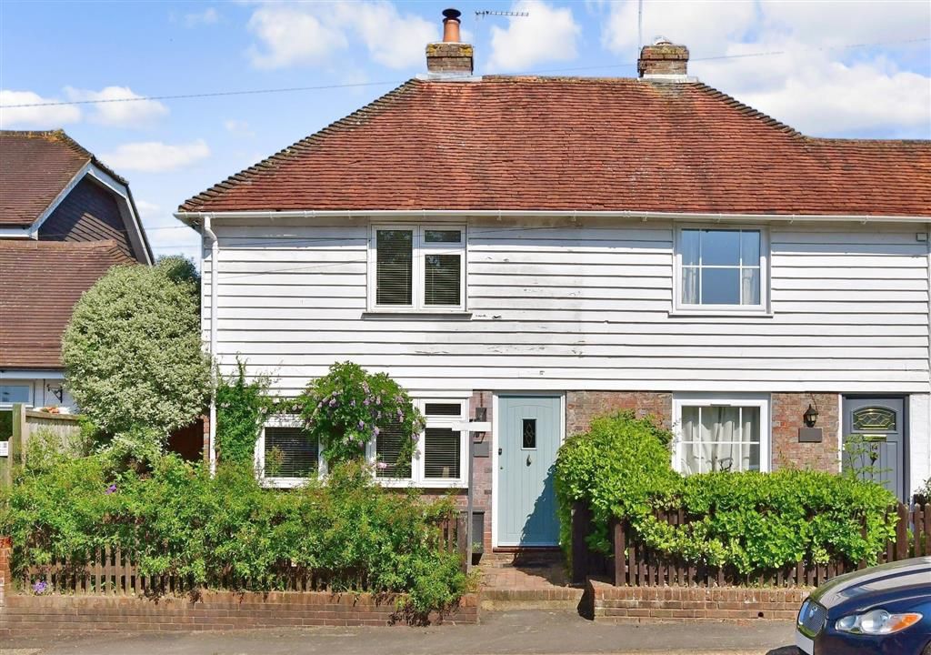 2 bed end terrace house for sale in South Street, East Hoathly, East