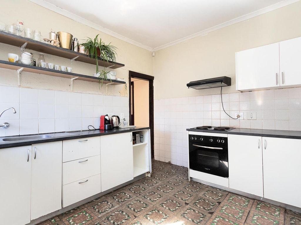 2 bed detached house for sale in Brooklyn, Cape Town, South Africa, £