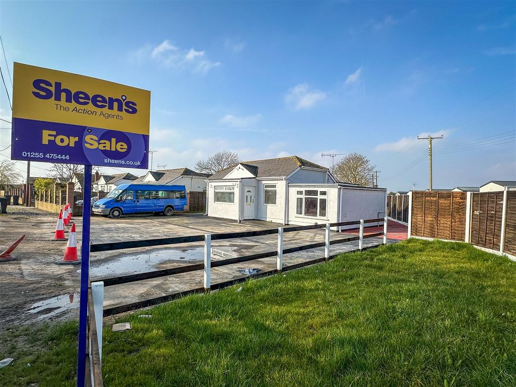 2 bed detached bungalow for sale in Seawick Road, Seawick, St. Osyth