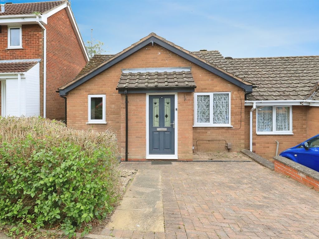 2 bed semidetached bungalow for sale in Old Hall Close, Stourbridge