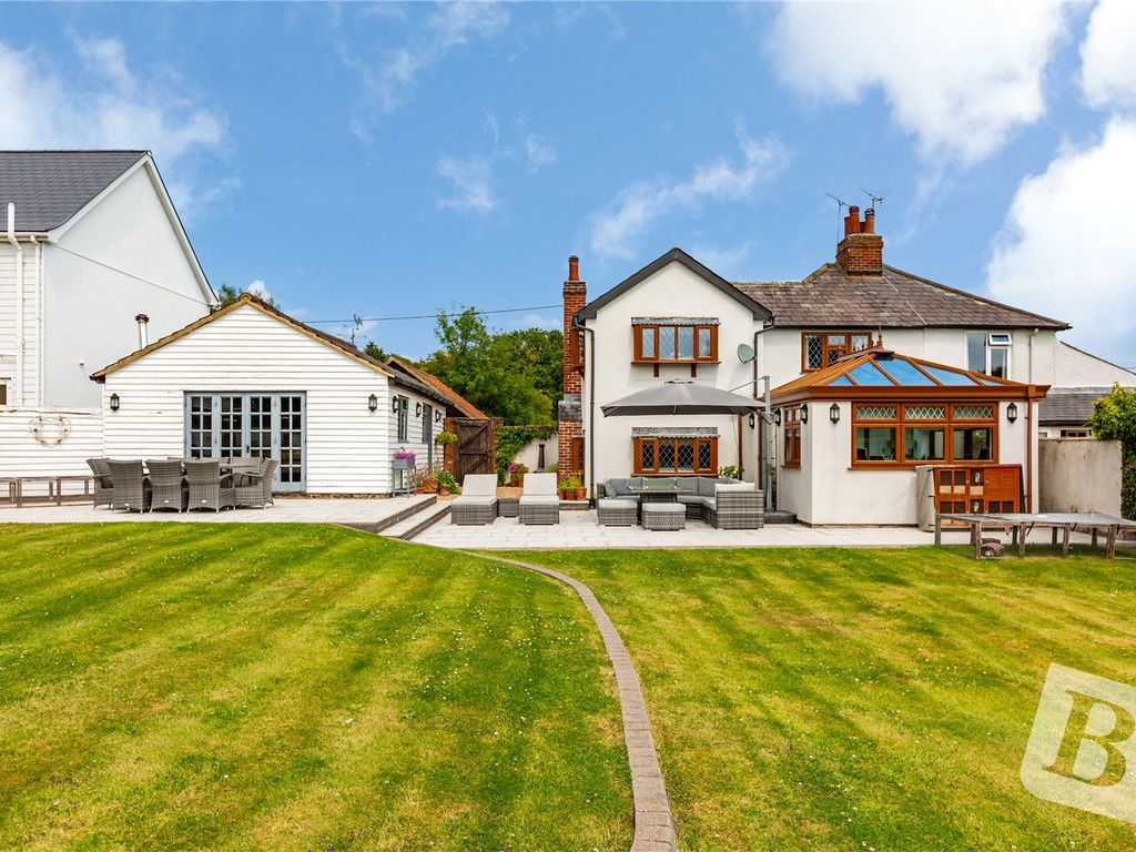 3 bed semidetached house for sale in Frog Street, Kelvedon Hatch