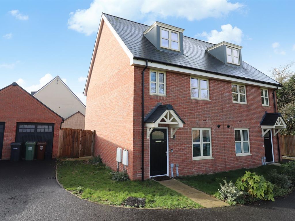 3 bed semidetached house for sale in Osprey Drive, St. Albans AL4, £