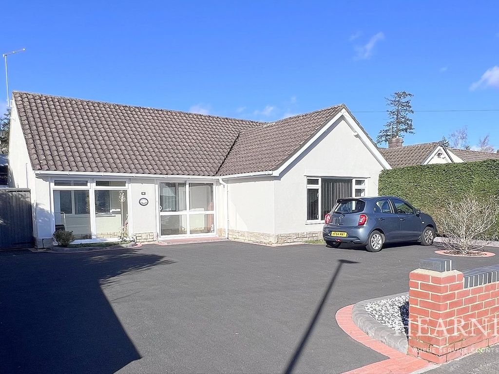 3 bed detached bungalow for sale in Morden Avenue, Ferndown BH22, £
