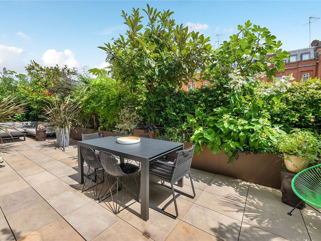 Chelsea Manor Street, Cheyne Terrace, London SW3