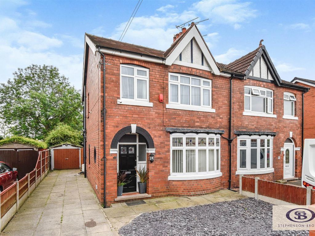 3 bed semidetached house for sale in Jesmond Crescent, Crewe CW2, £